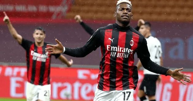 英雄联盟-包含意甲冲刺阶段走向成谜；巴黎圣日耳曼更衣室发声；质疑声仍在；心理建设被强调的词条