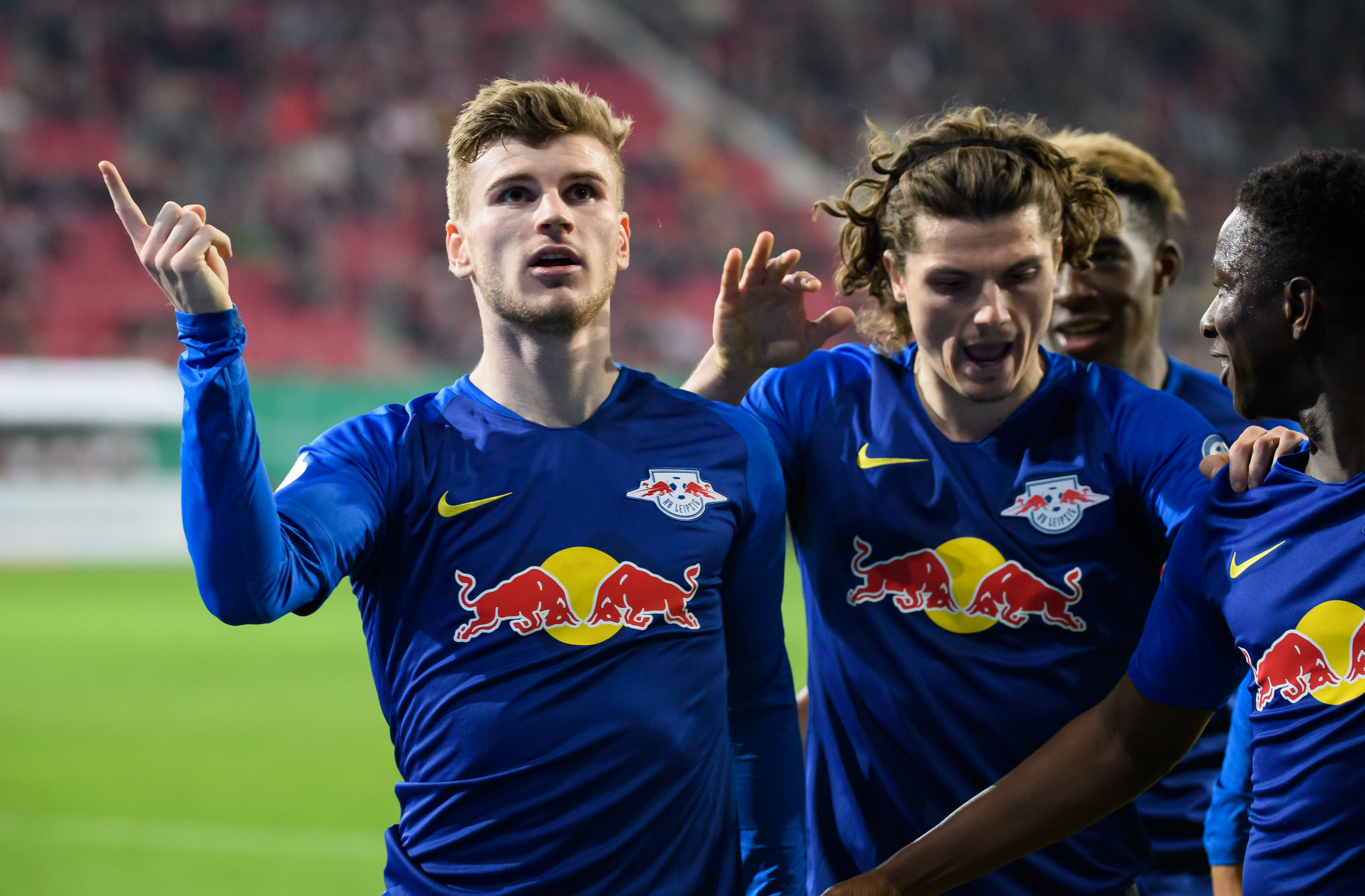 明星解说视频-包含广州队内部会议纪要流出——赛后主帅复盘，德国杯使命明确，赛程密集仍需轮换的词条