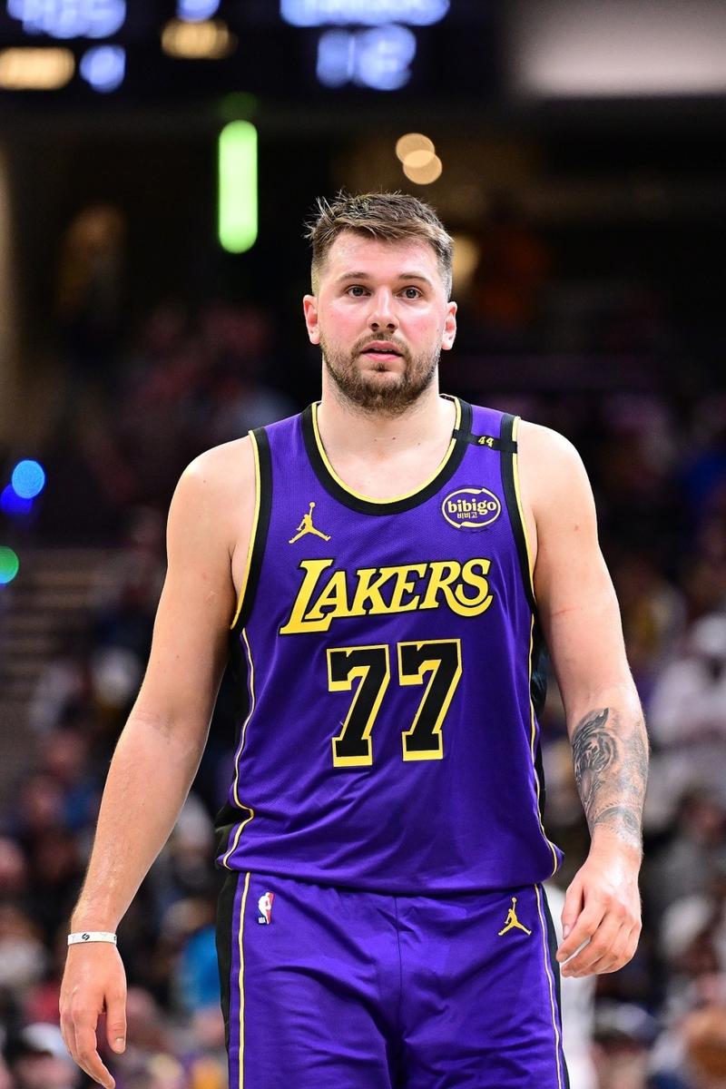 明星解说视频-包含纽约尼克斯赛后遗憾出局，志在NBA总决赛名次提升，球迷炸锅，球队文化再被提及的词条